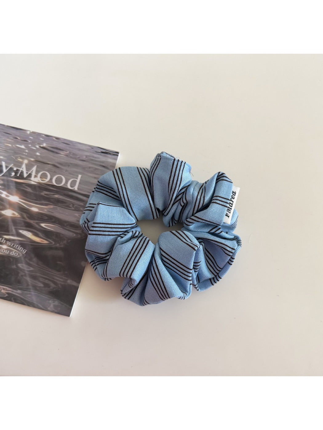 Gifty - Colorful Knitted Striped Scrunchie