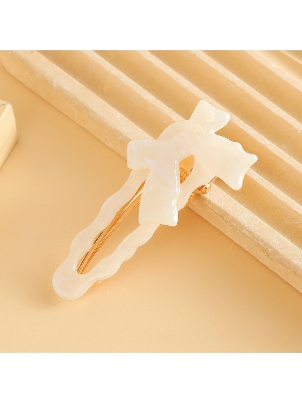 Beau - Charming Bow Hair Clip