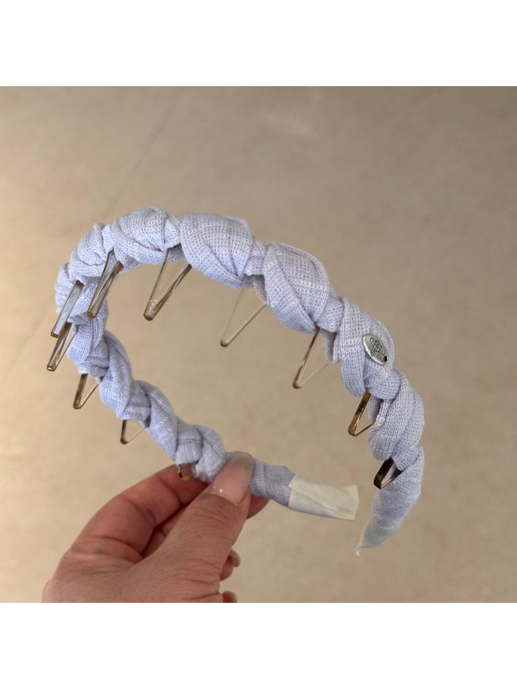 Gifty - Textured Toothed Curved Wrapped Headband