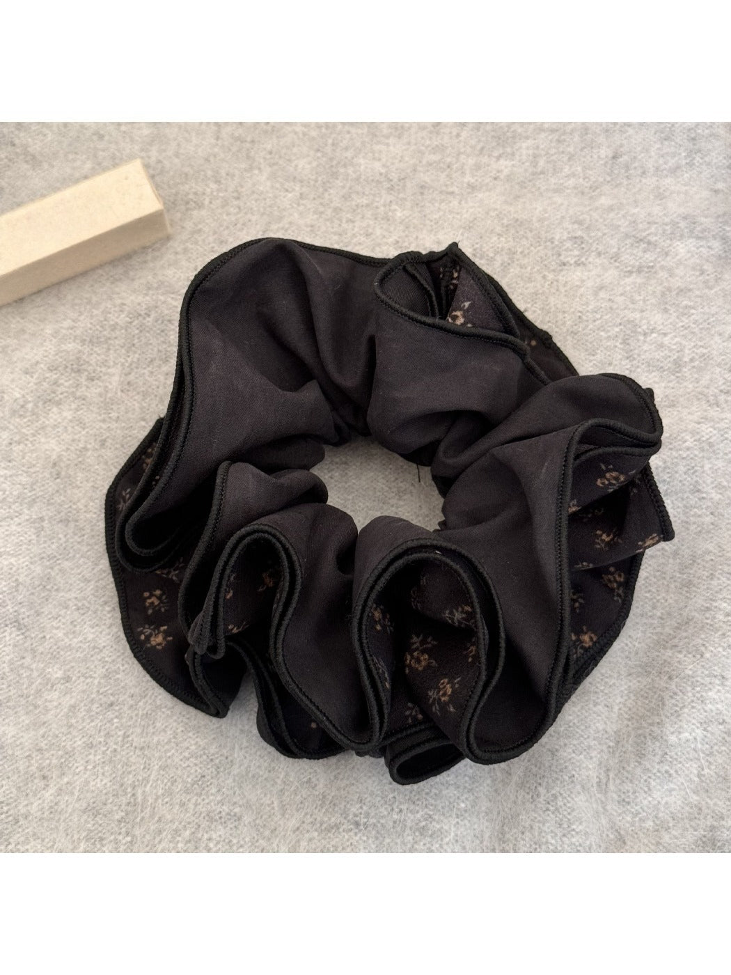 Gifty - Elegant Double Layer Floral Scrunchie