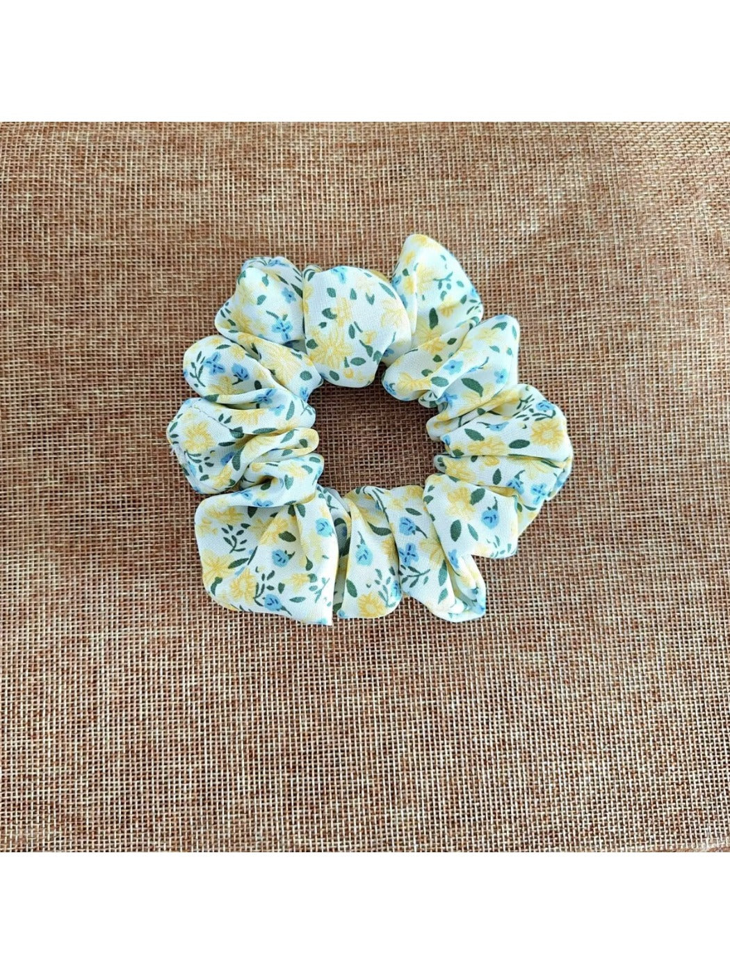 Gifty - Floral Print Polyester Fabric Ponytail Scrunchie