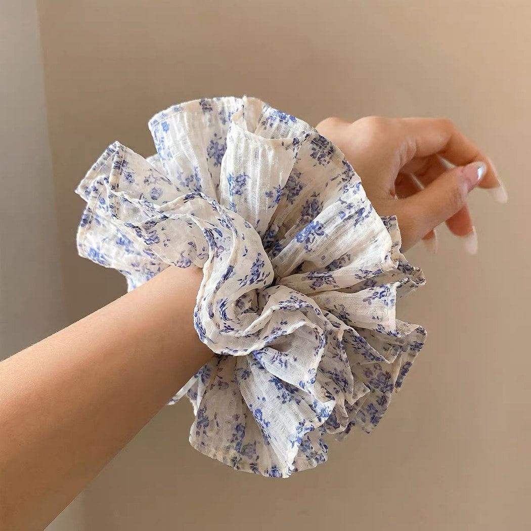 Gifty - Vintage Floral Ruffle Fabric Scrunchie