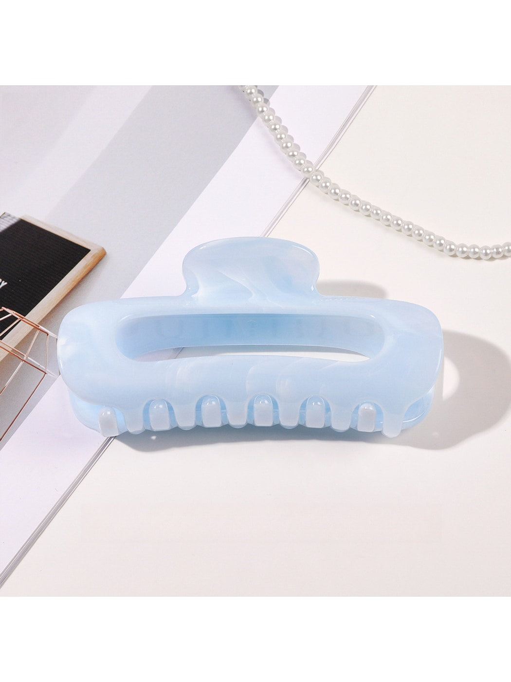 Beau - Glossy Marble Look Oval Hair Claw Clip