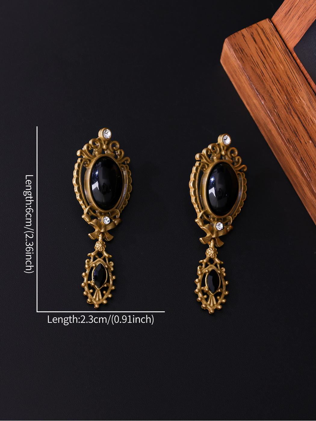 Earedge - Ornate Bow Detail Alloy Stud Earrings