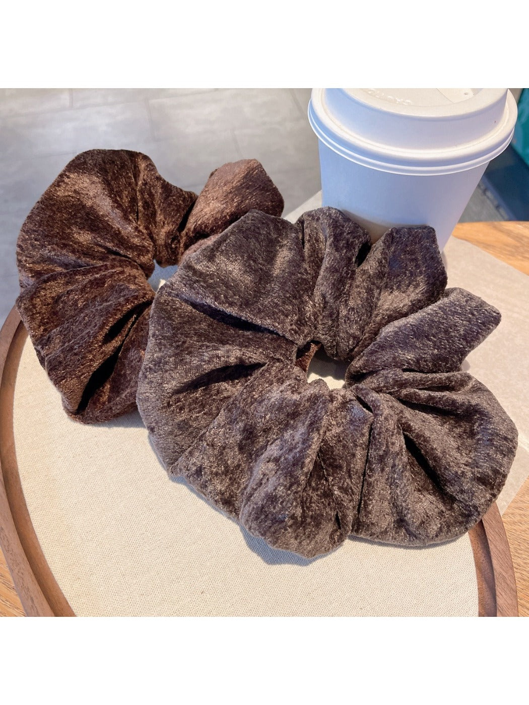 Gifty - Solid Color Velvet Scrunchie