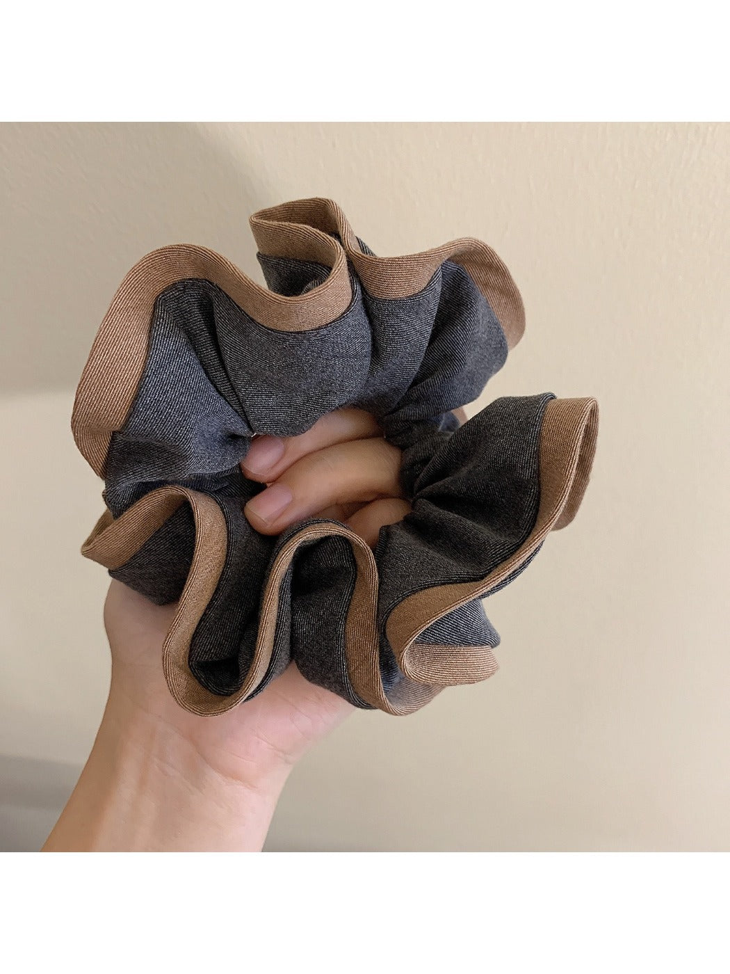Gifty - Color-Blocked Voluminous Scrunchie