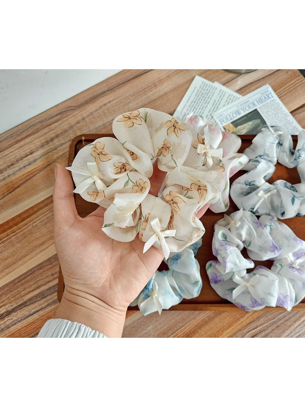 Gifty - Floral Bow Polyester Fabric Flower Scrunchie