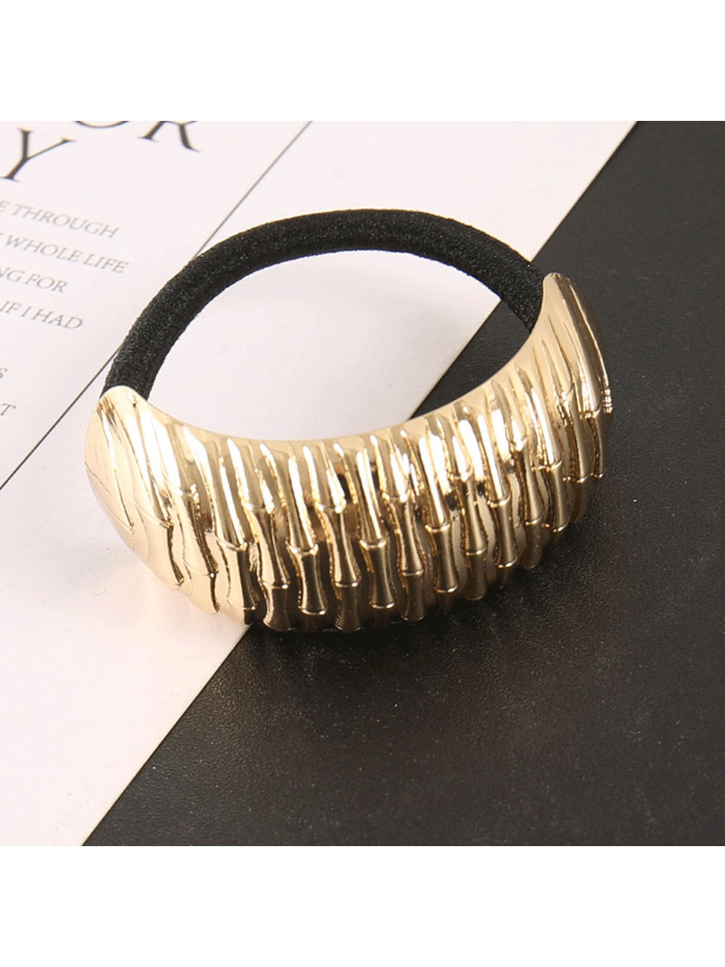 Gifty - Embossed Bamboo Hair Tie