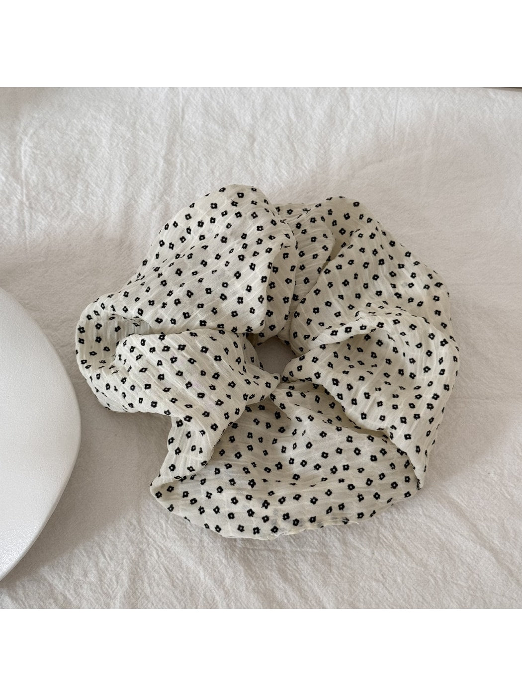 Gifty - Pleated Polka Dot Fabric Scrunchie Hair Tie