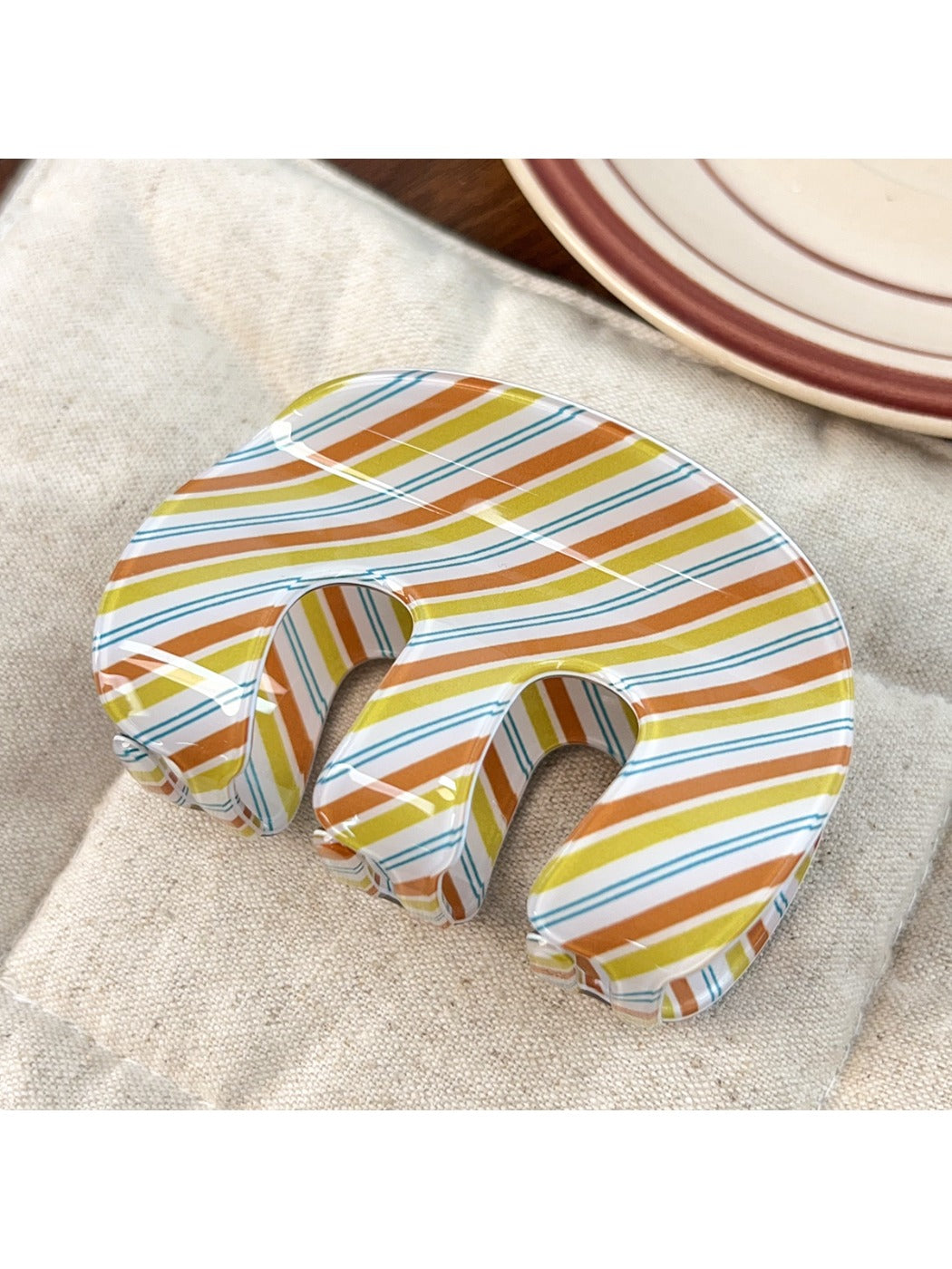 Beau - M-Shaped Hair Clip