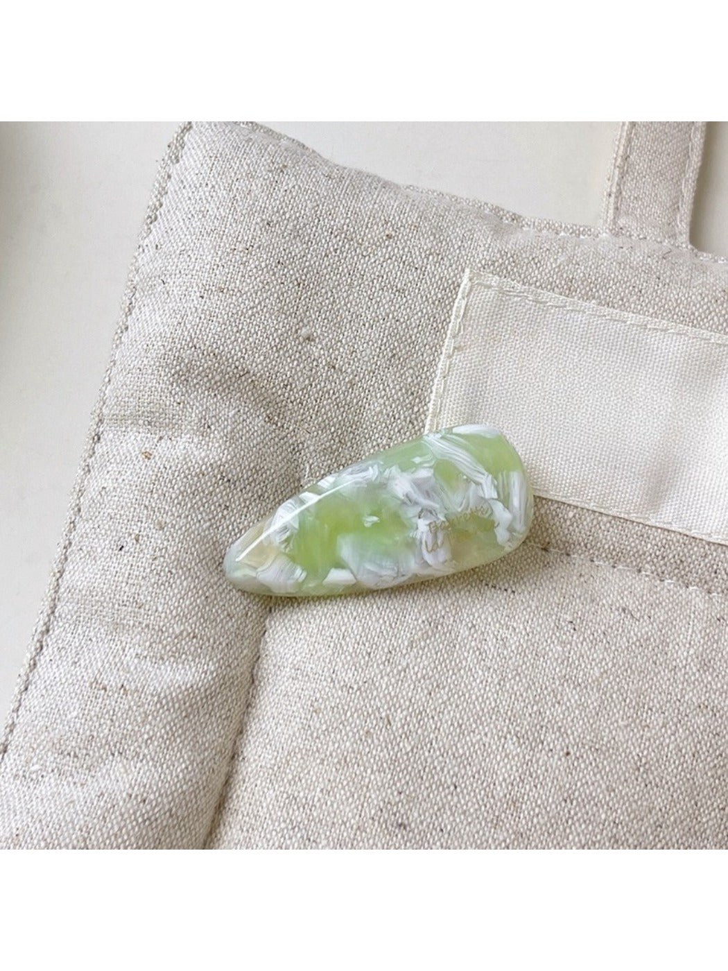 Beau - Elegant Multi Colored Oval Hair Clip