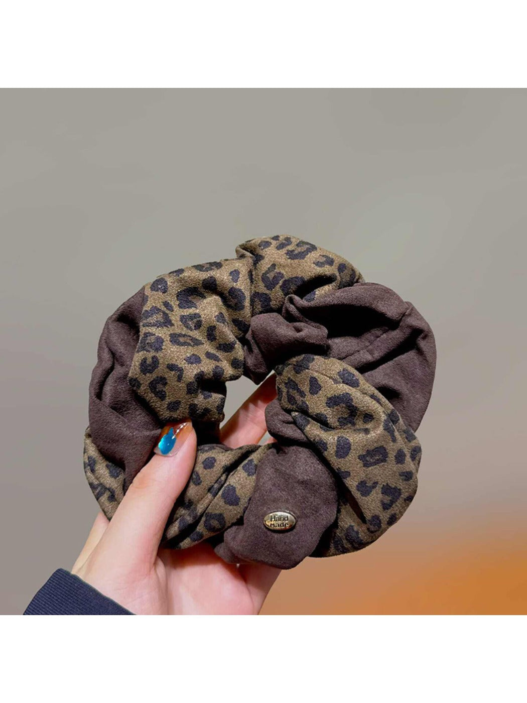 Gifty - Leopard Print Hair Scrunchies