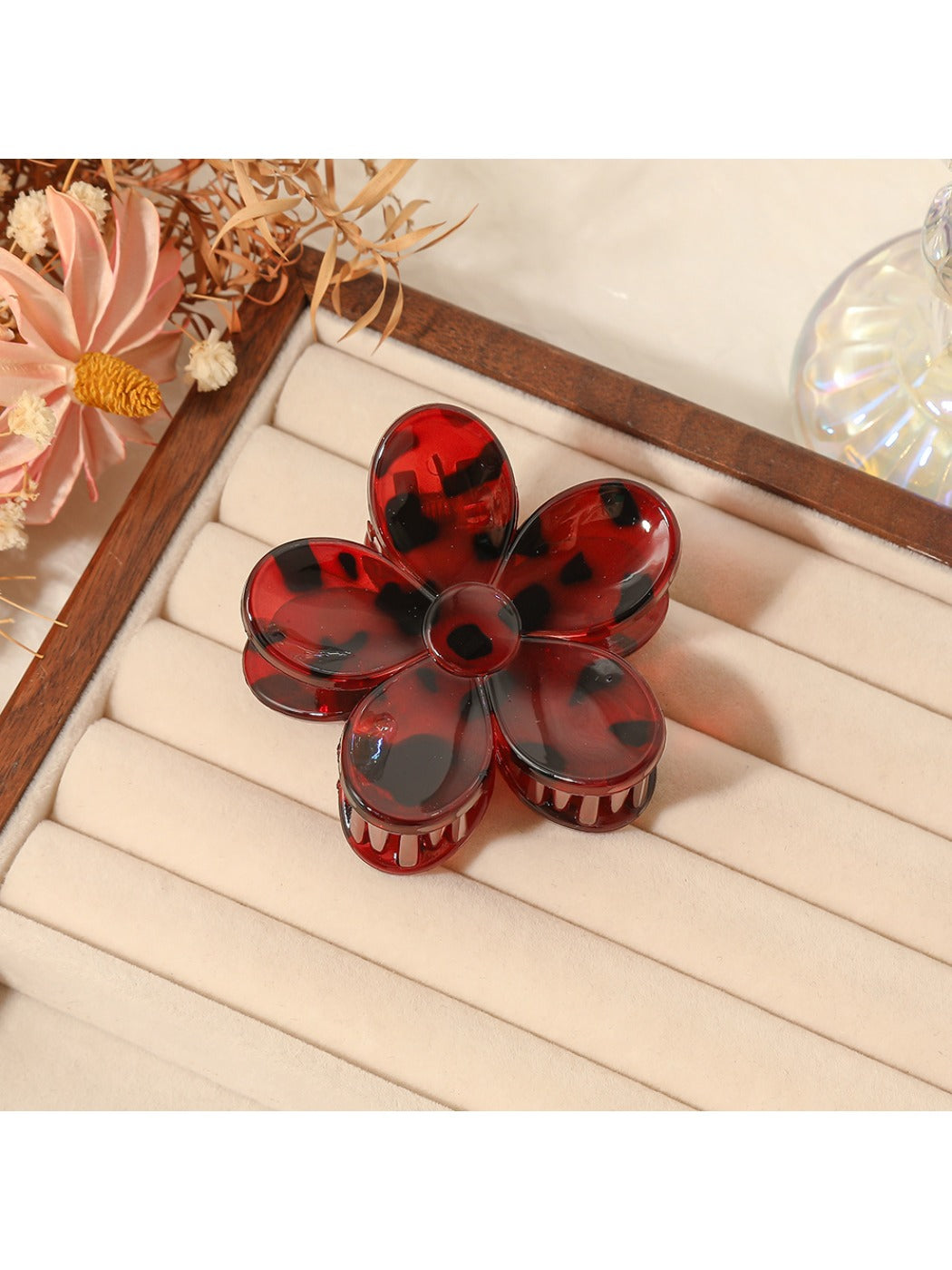 Beau - Cute Flower Shaped Hair Clip