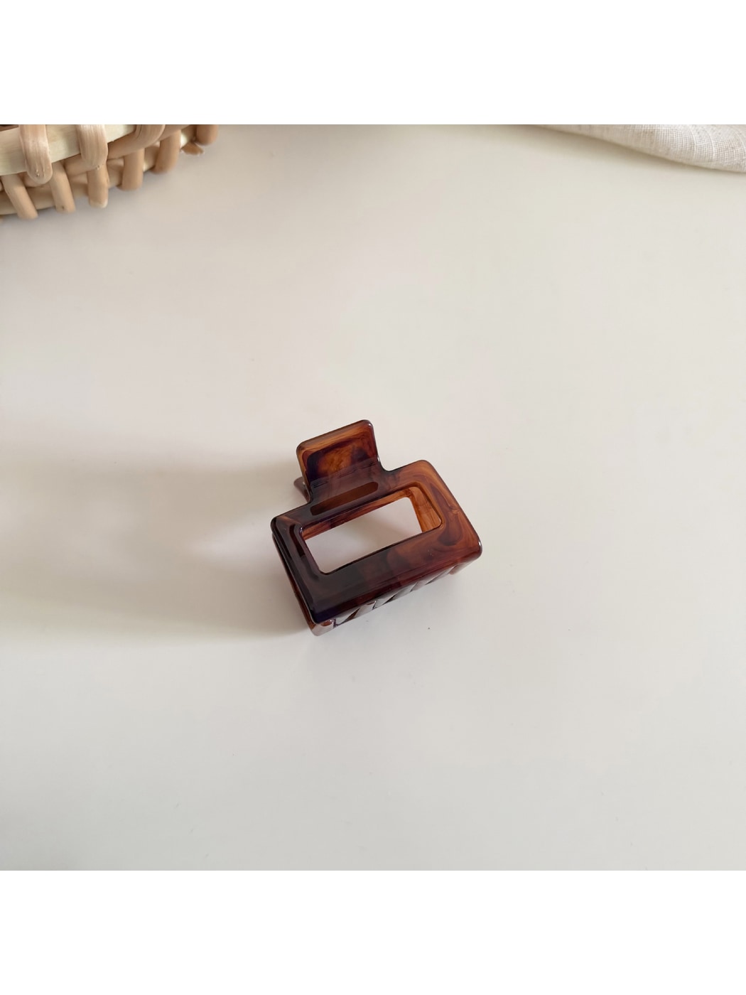 Beau - Simple Geometric Plastic Claw Clip