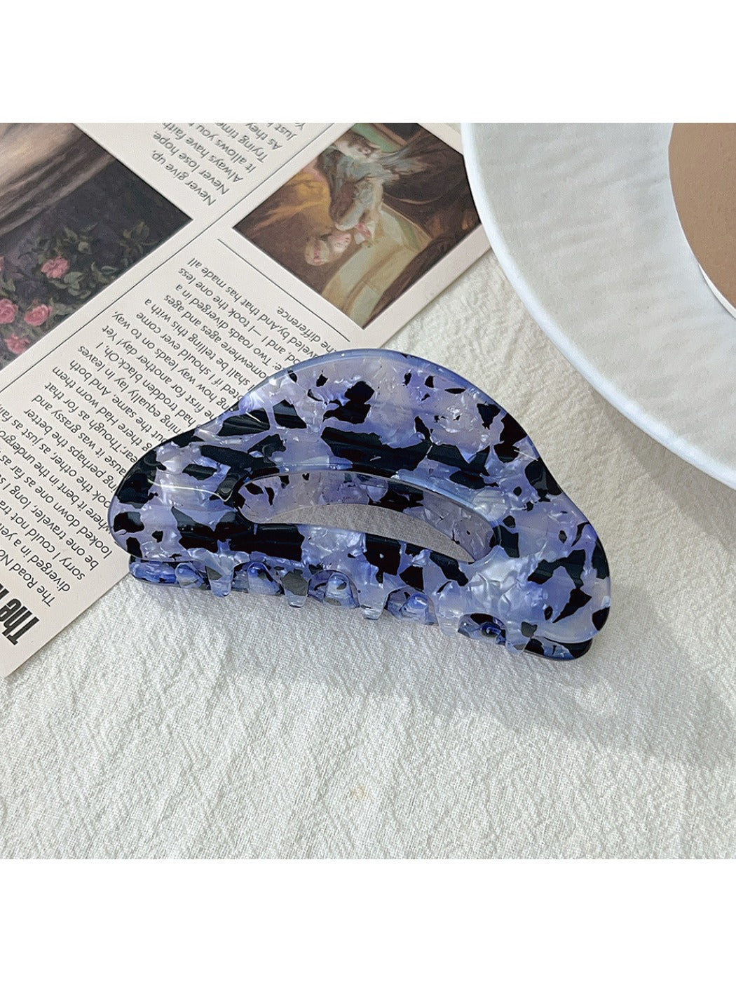 Beau - Retro Openwork Half Moon Claw Clip