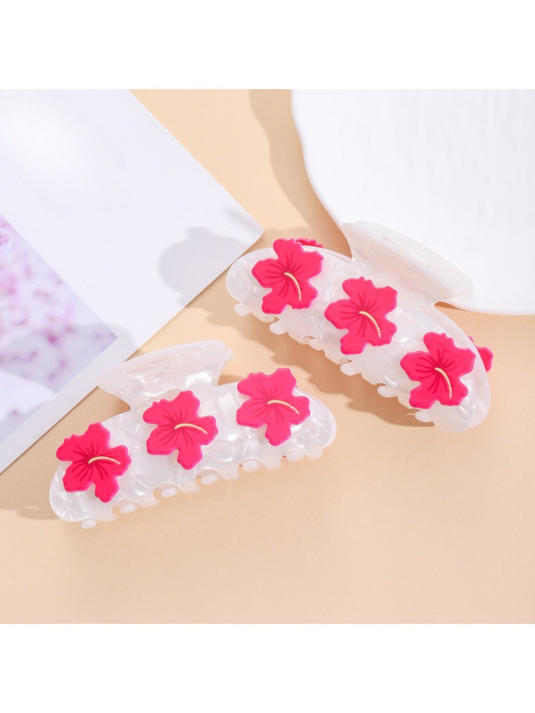 Beau - Minimalist Floral Design Claw Clip