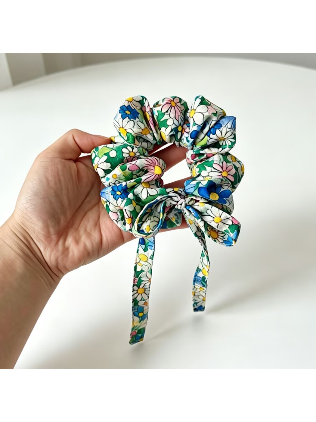 Gifty - Floral Print Bow Detail Polyester Scrunchie