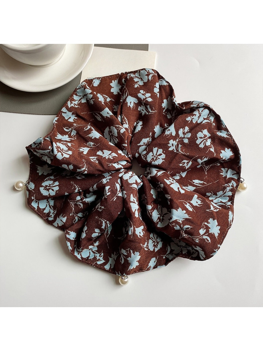 Gifty - Dark Floral Pattern Scrunchie
