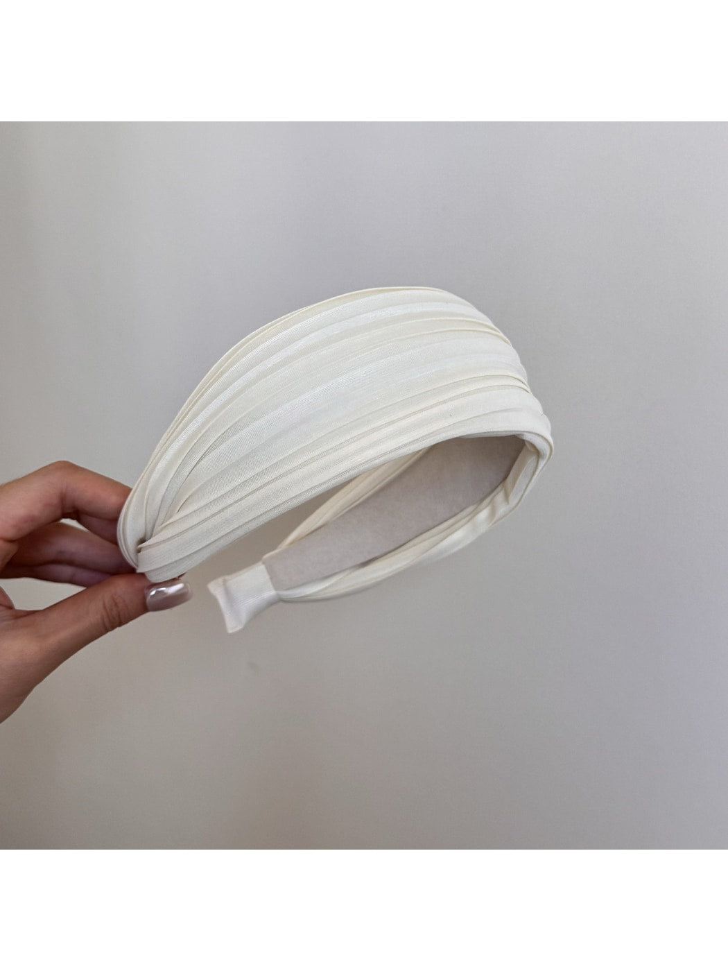 Gifty - Sweet Pleated Fabric Look Wide Women's Headband