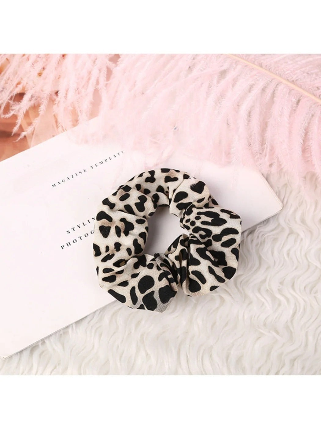 Gifty - Leopard Print Scrunchies