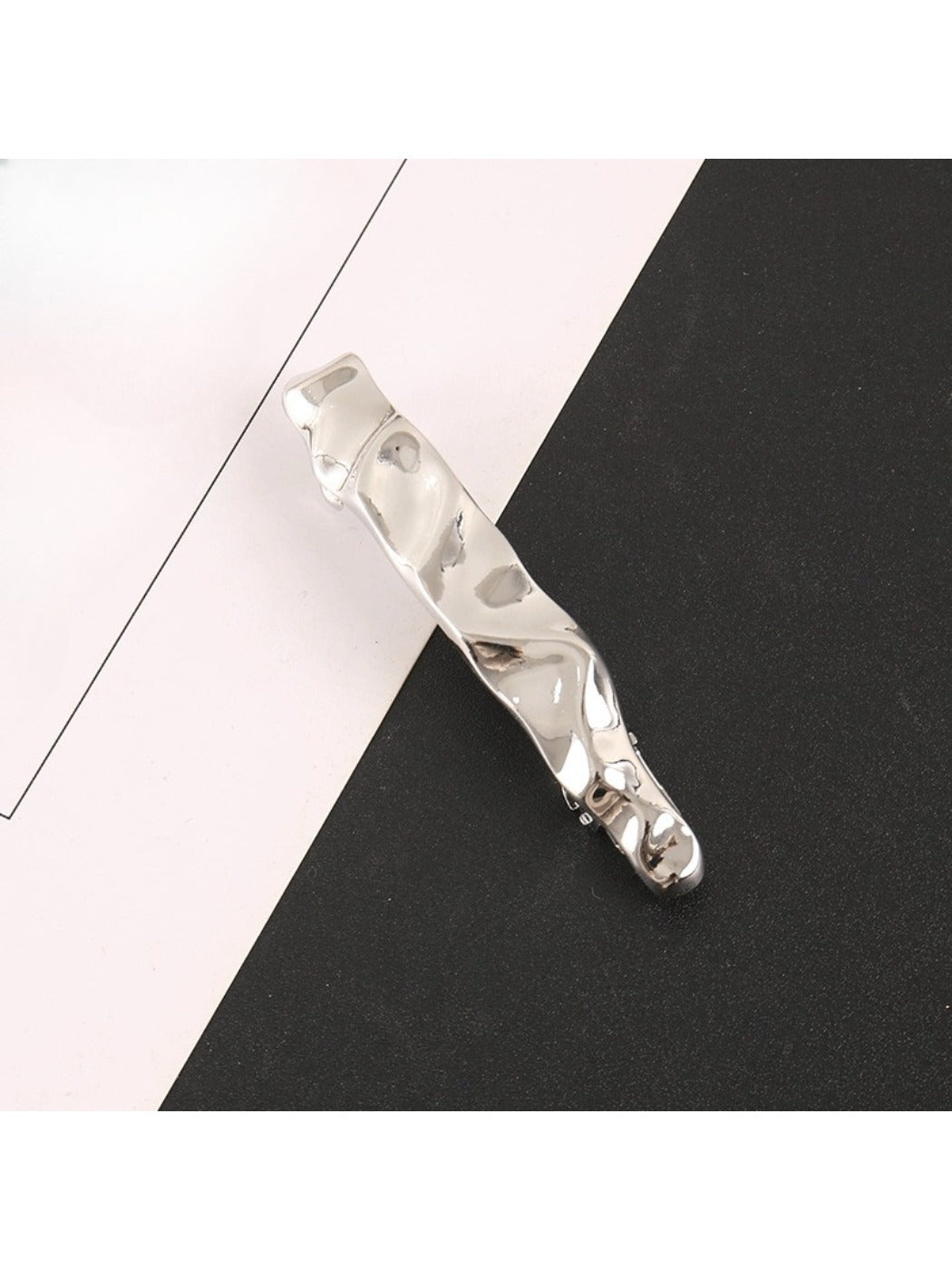 Beau - Simple Unique Beautiful Hair Clip