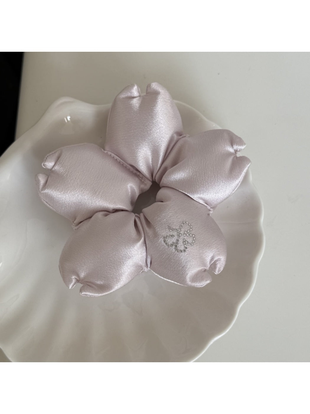 Gifty - 3D Flower Scrunchie and Headband