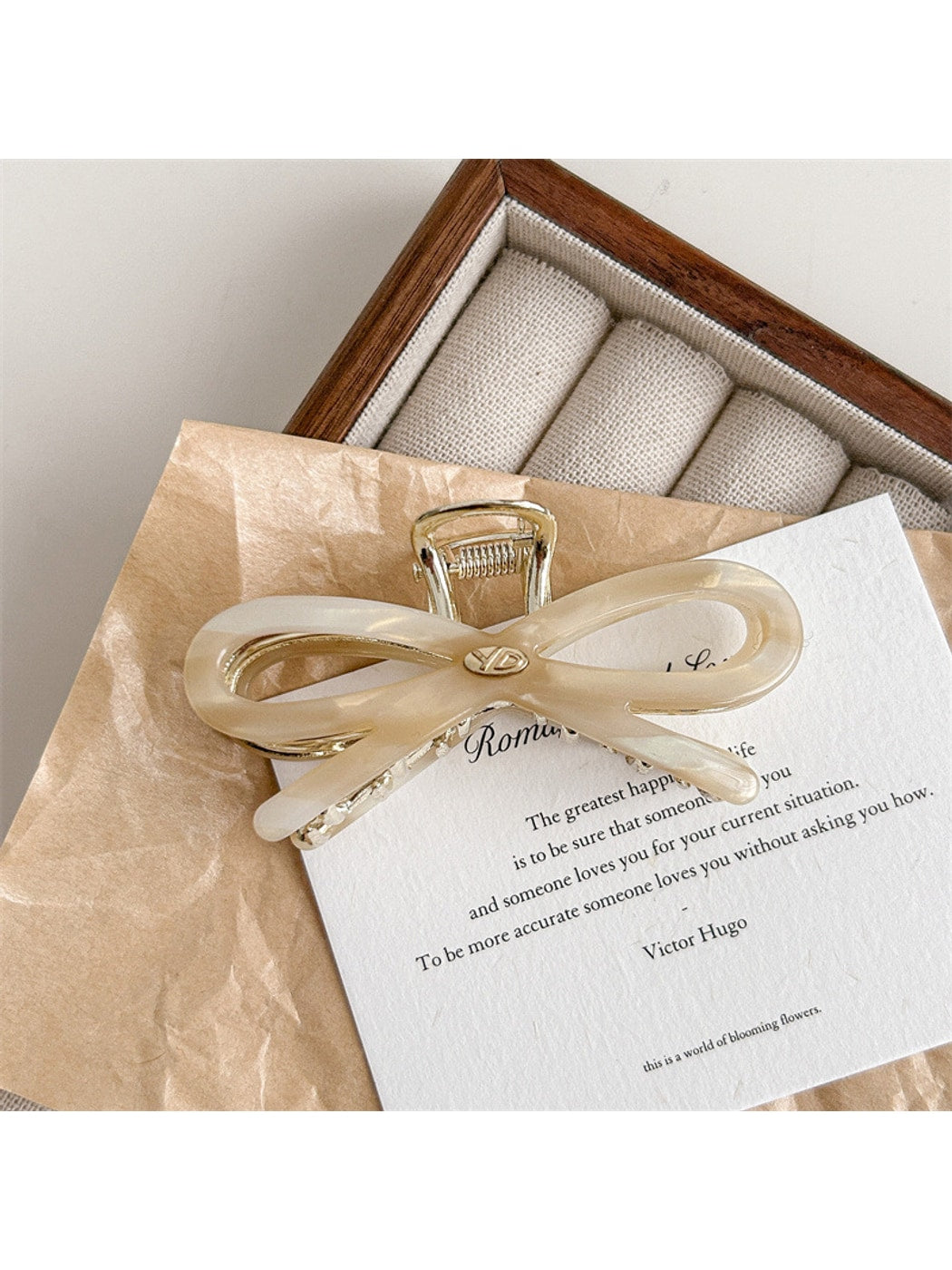 Beau - Minimalist Acetate Bow Design Claw Clip