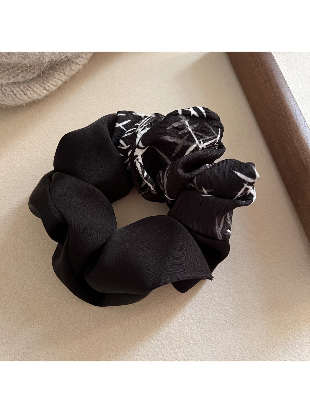 Gifty - Bamboo Print Satin Scrunchie
