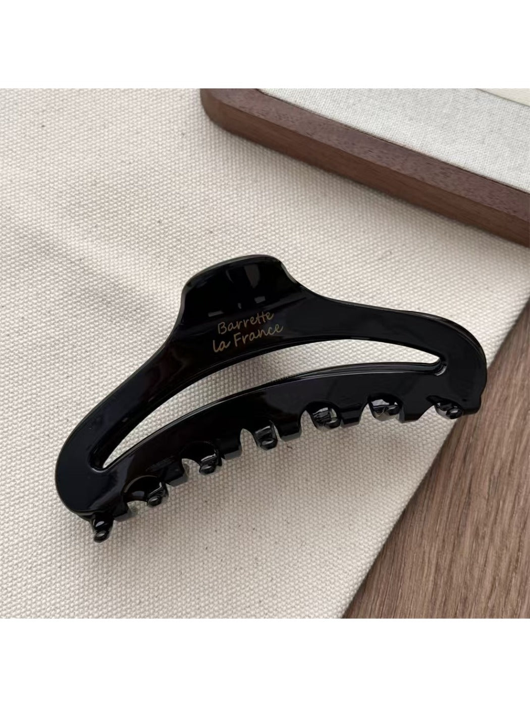 Beau - Openwork Crescent Shaped Hair Claw Clip