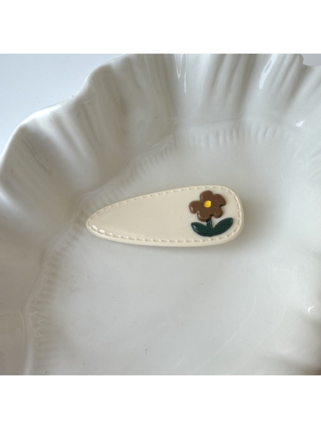Beau - Floral Oval Hair Clip