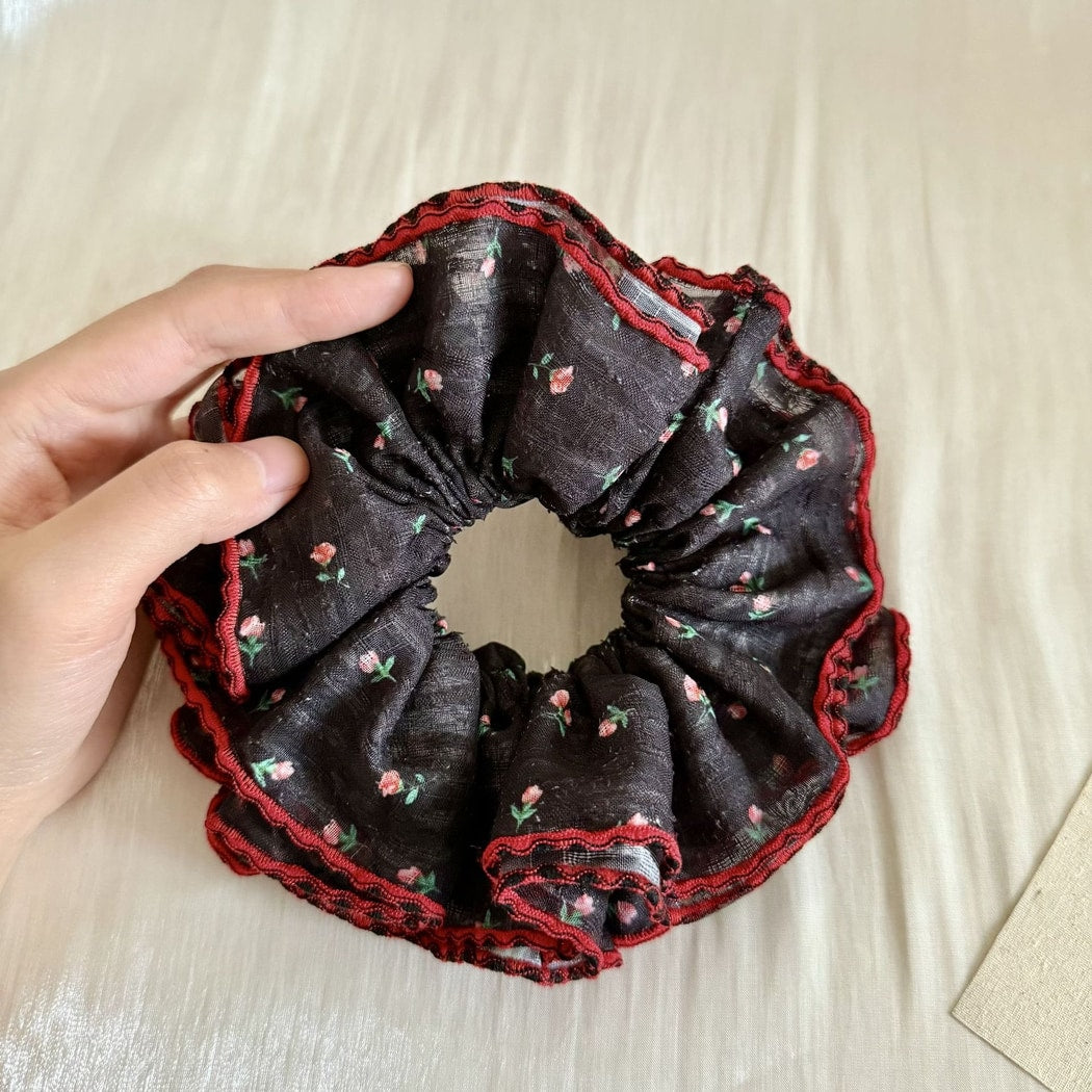 Gifty - Floral Ruffle Trim Polyester Scrunchie