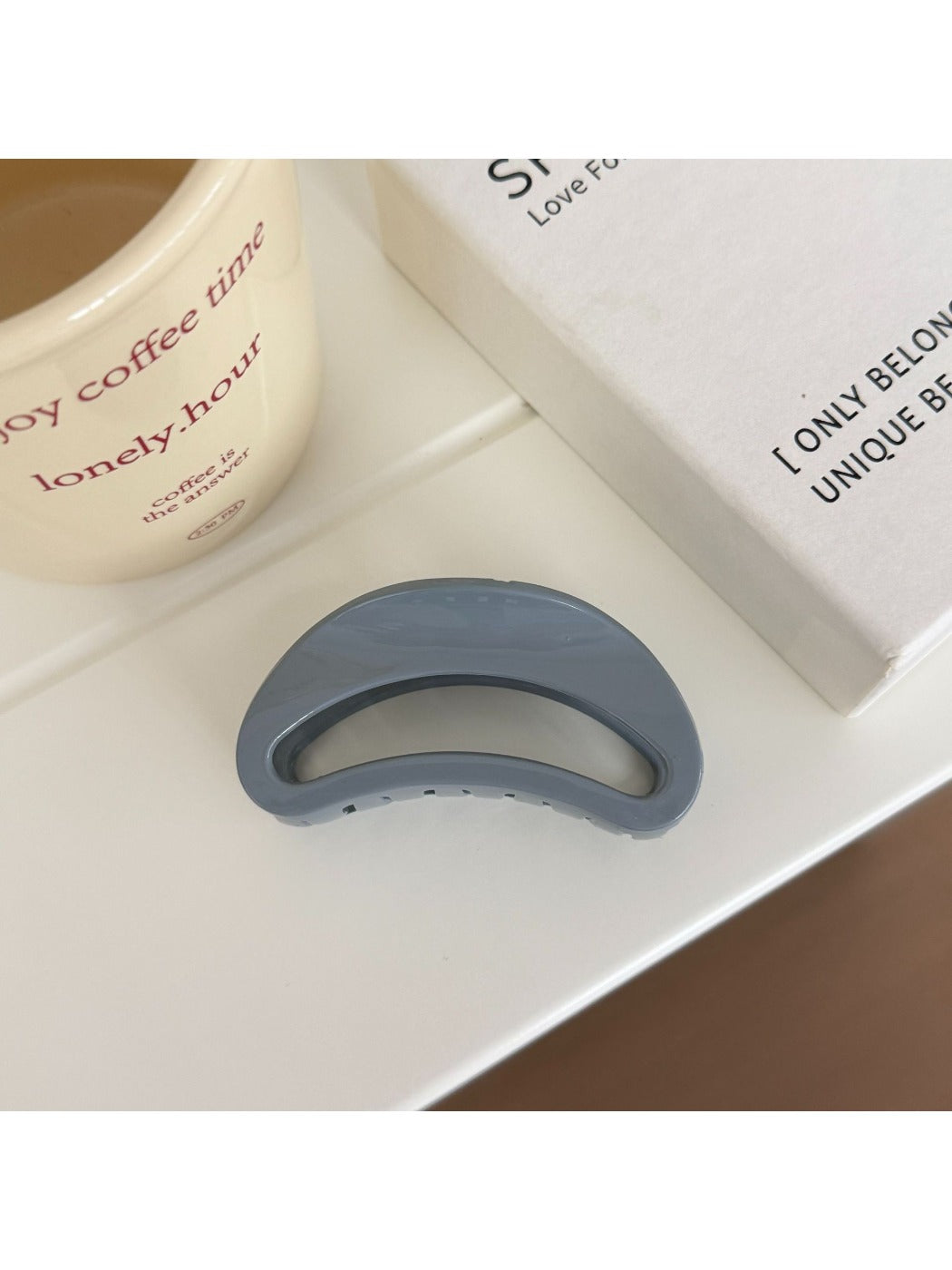 Beau - Simple Geometric Crescent Shape Claw Clip