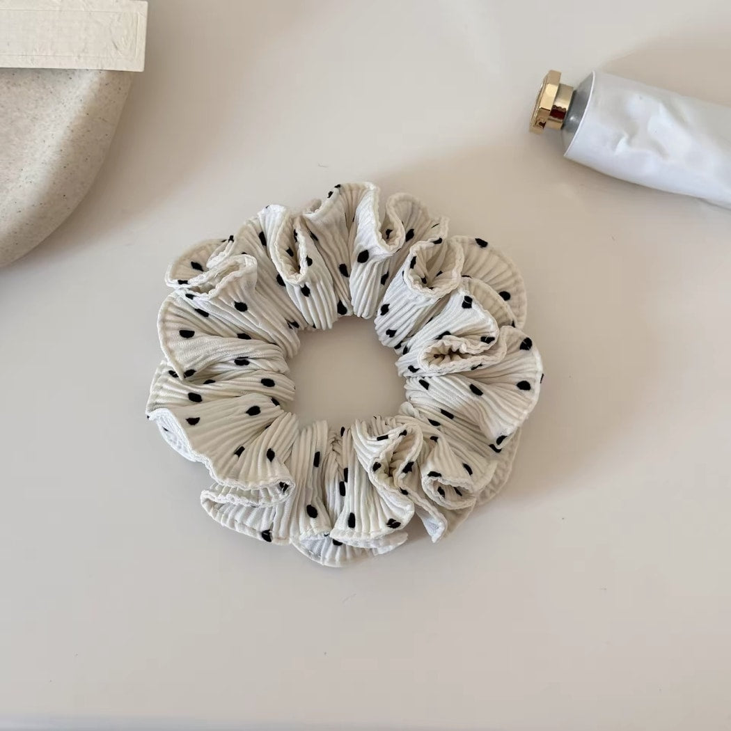 Gifty - Simple Pleated Polka Dot Scrunchie