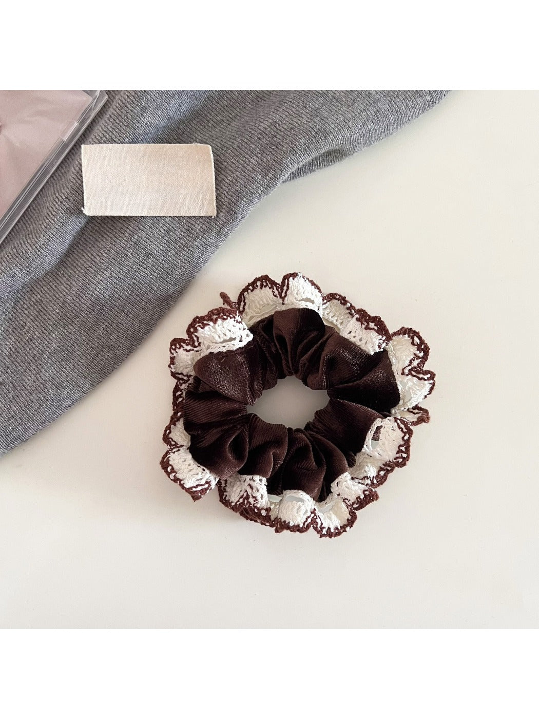 Gifty - Minimalist Chic Vintage Scrunchie