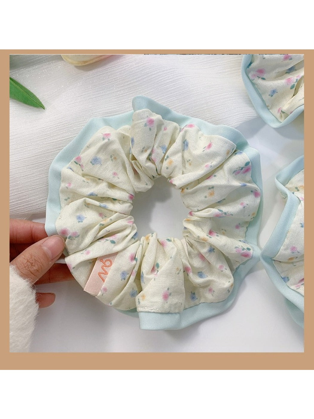 Gifty - Cute Floral Cream Scrunchie