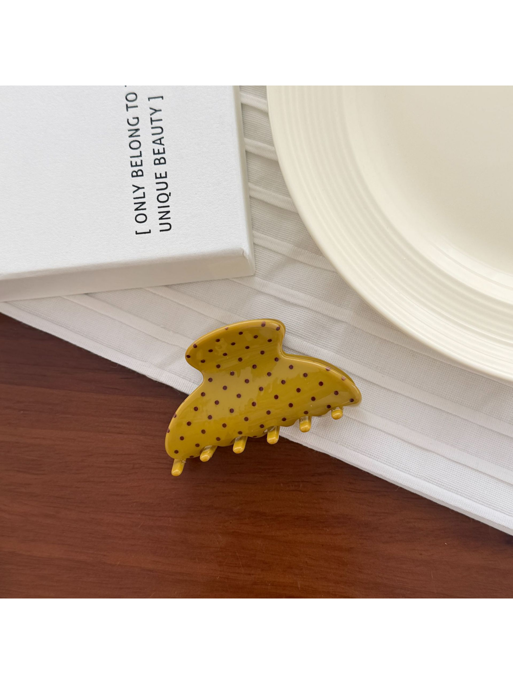 Beau - Vintage Style Polka Dot Hair Claw Clip