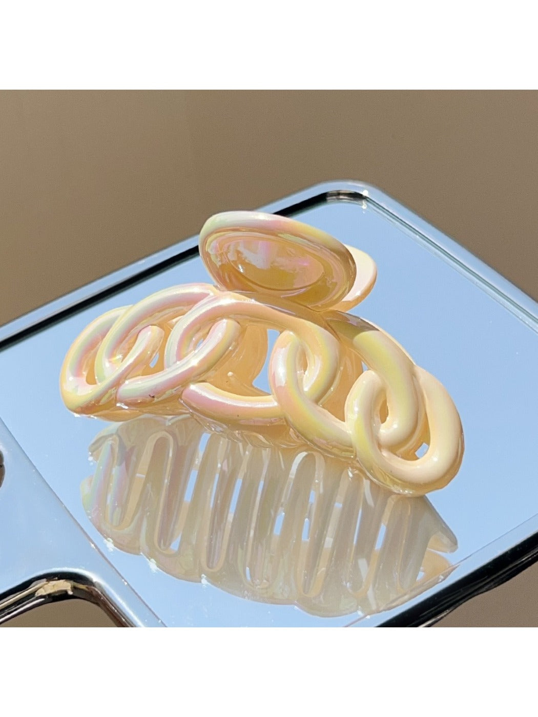 Beau - Gradient Chain Claw Clip