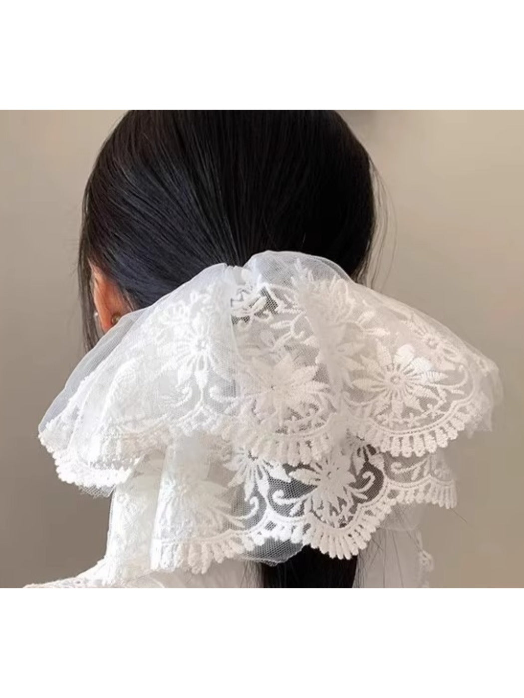Gifty - Elegant Floral Embroidery Scrunchie