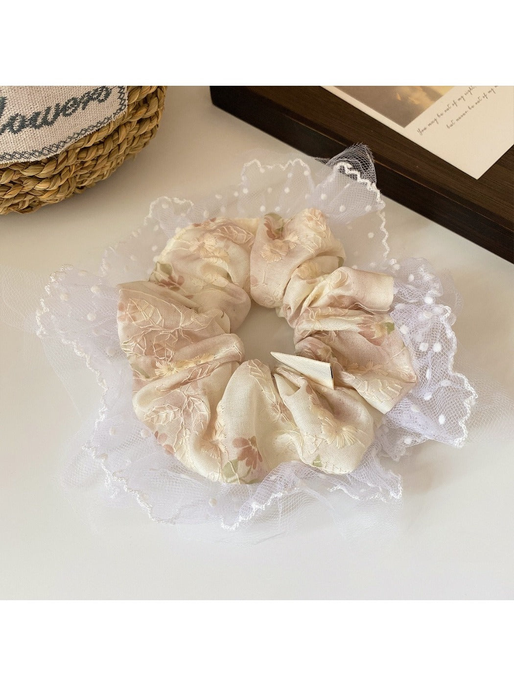 Gifty - Floral Scrunchie Hair Tie