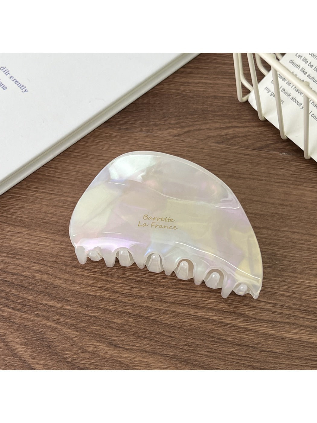 Beau - Elegant Shell Shaped Claw Clip