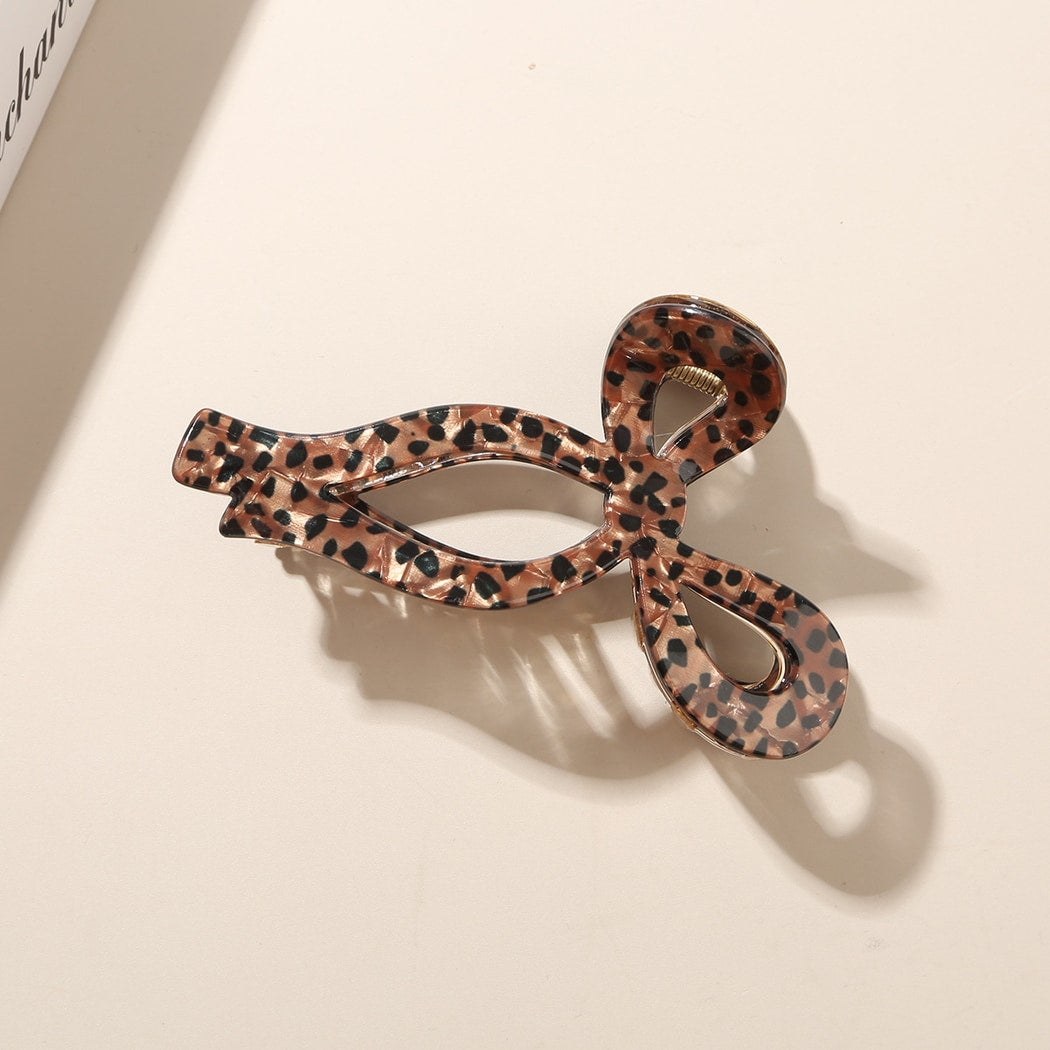 Beau - Retro Leopard Pattern Bow Form Claw Clip
