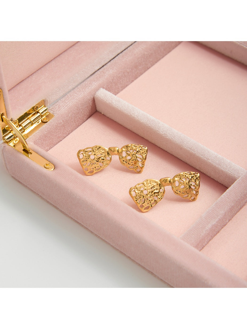 Earedge - Delicate Cut Out Bow Earrings
