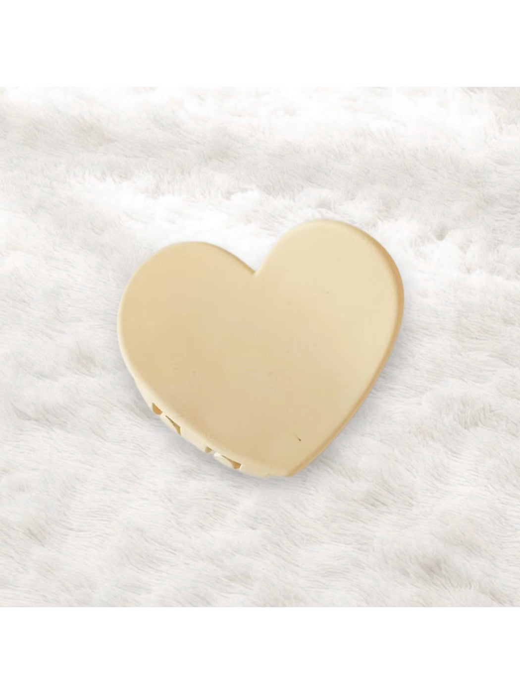 Beau - Matte Heart Shape Plastic Hair Claw Clip