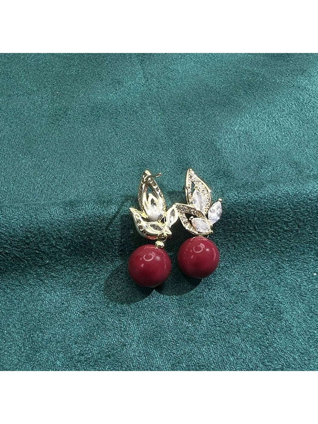 Earedge - Floral Leaf Design Decorative Stud Earrings