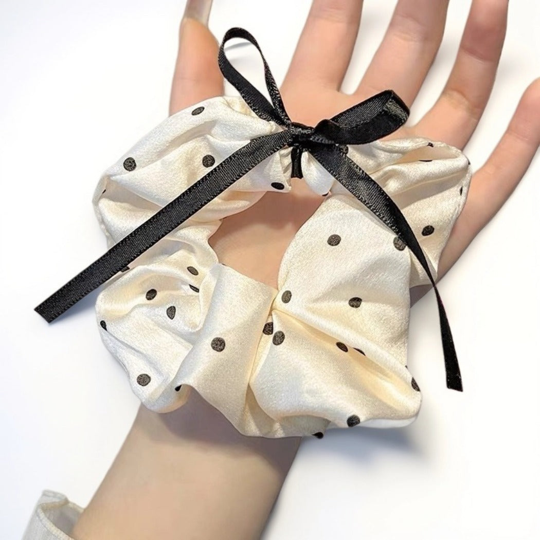 GIFTY - Sweet Polka Dot Scrunchies