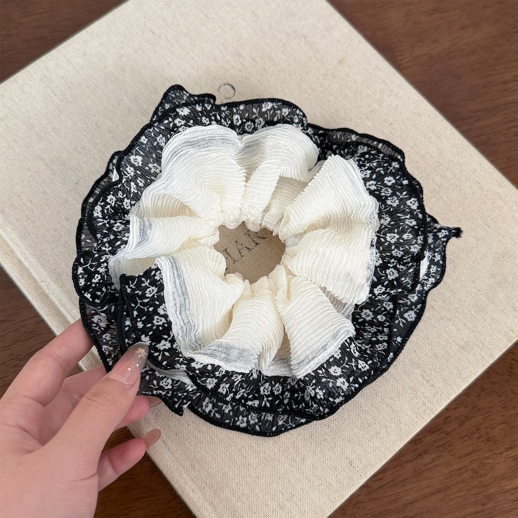 Gifty - Layered Lace Trim Floral Pattern Scrunchie