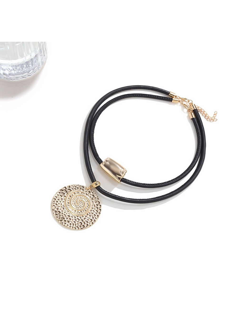 Nozari - Textured Round Retro Style Pendant Necklace