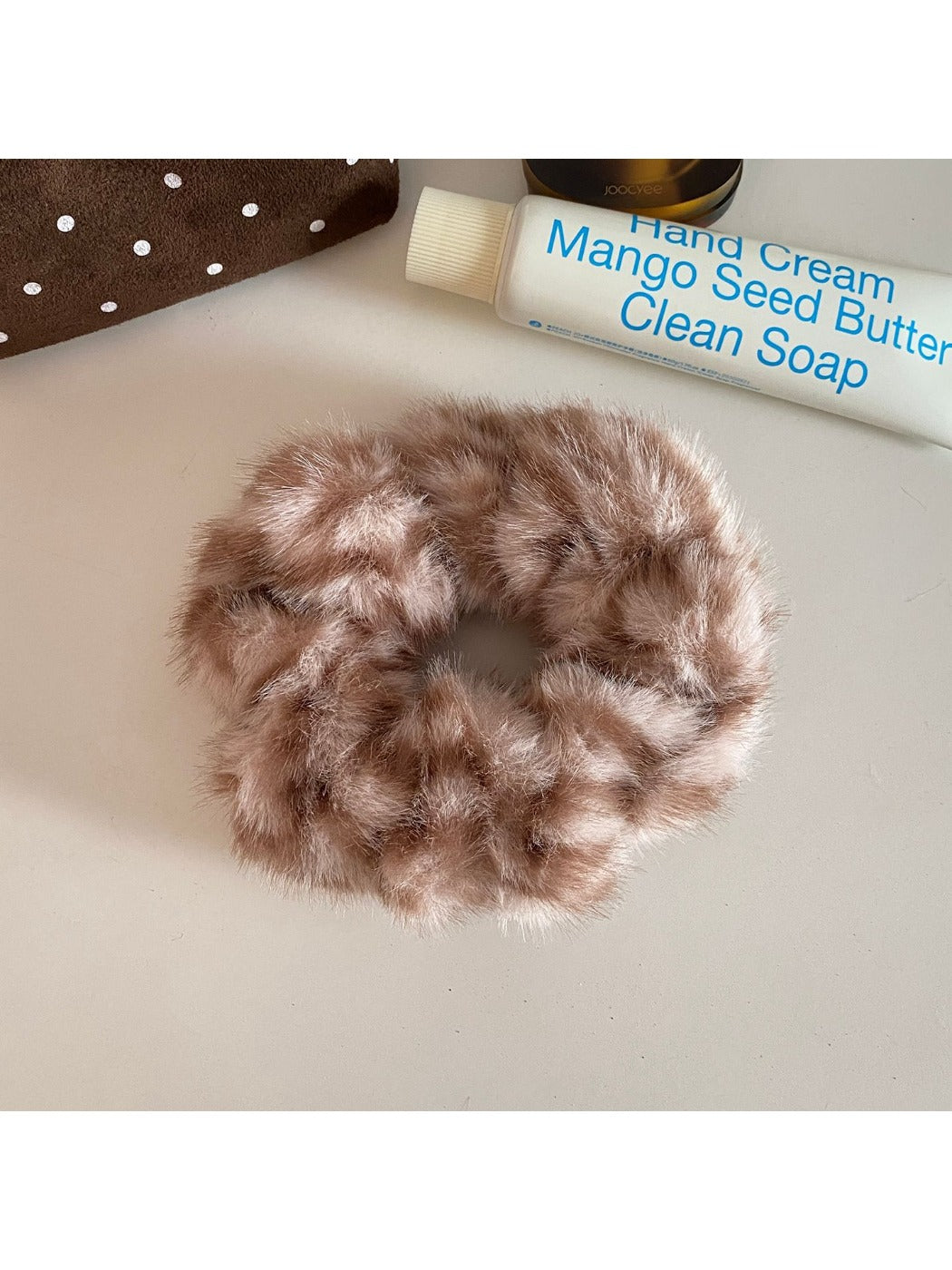 Gifty - Leopard Print Furry Scrunchies
