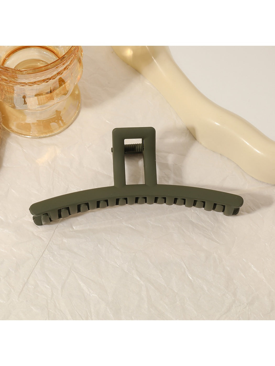 Beau - Creamy Elegant Hair Claw Clip