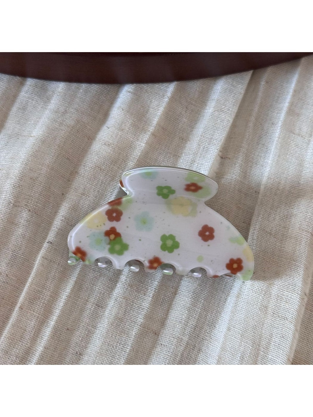 Beau - Simple Glossy Flower Pattern Acrylic Claw Clip